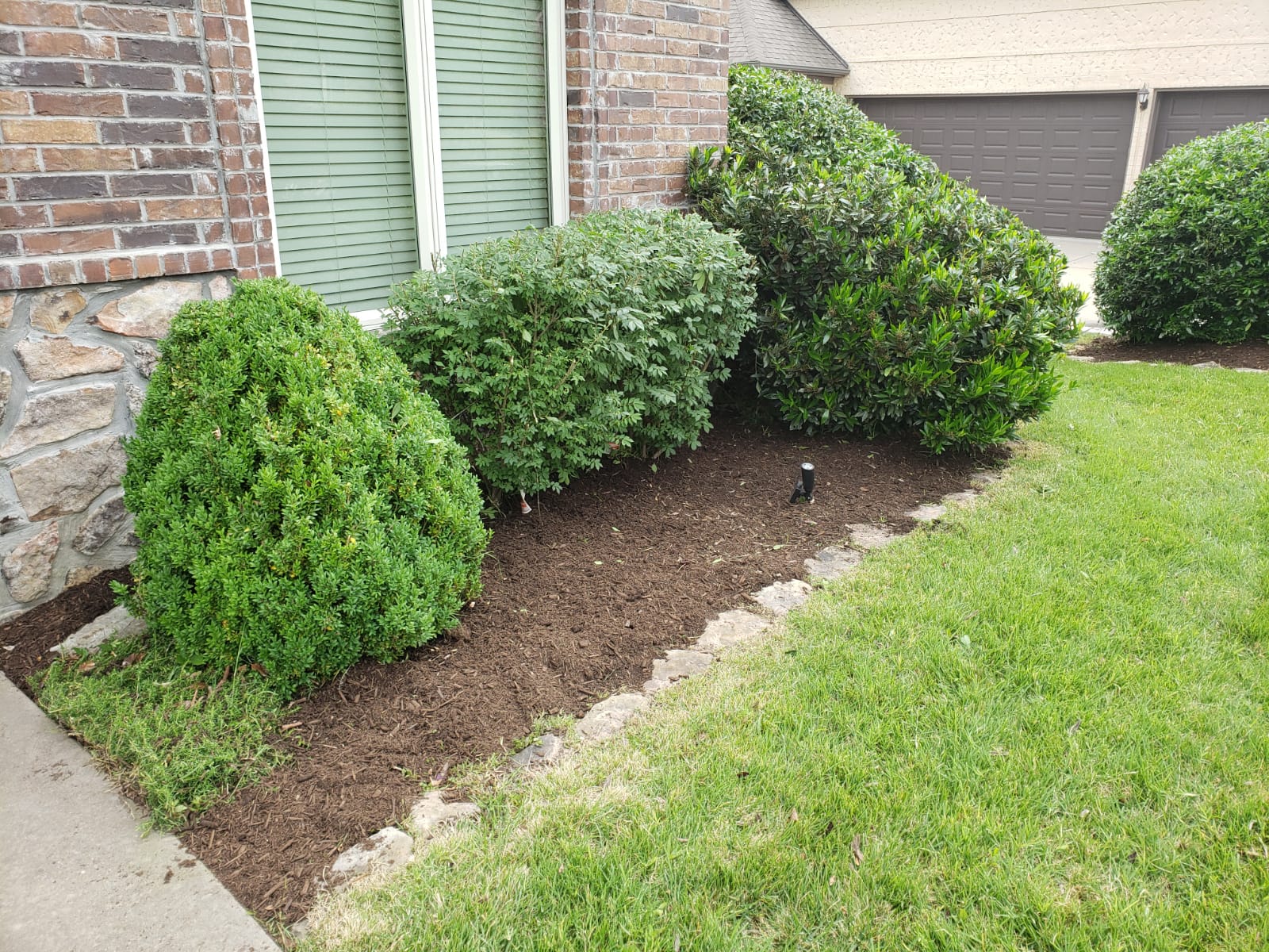 Victors Lawn and landscaping Image